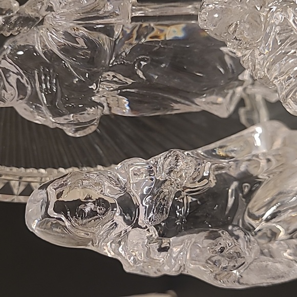 Beautiful Vintage Acrylic Wind-up Musical Nativity - Picture 5 of 16